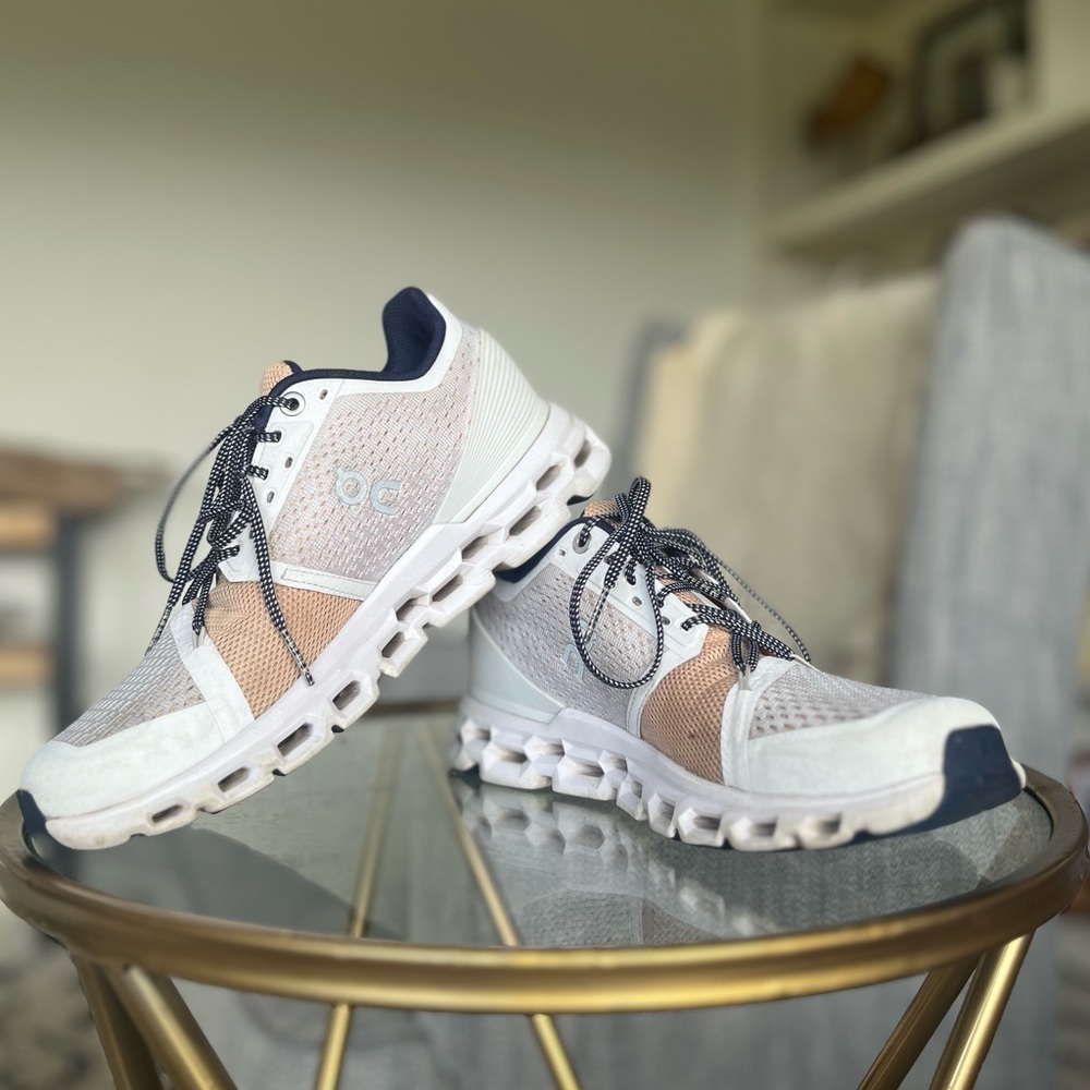 COPY - ON Cloudstratus Running Shoes